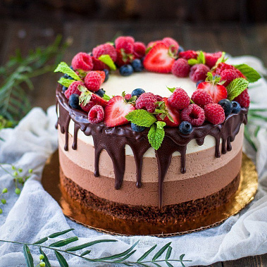Торт "Три шоколада" купить - cыктывкар.сладкоежкин.рф