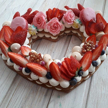 Торт "Клубничное сердце" купить - cыктывкар.сладкоежкин.рф